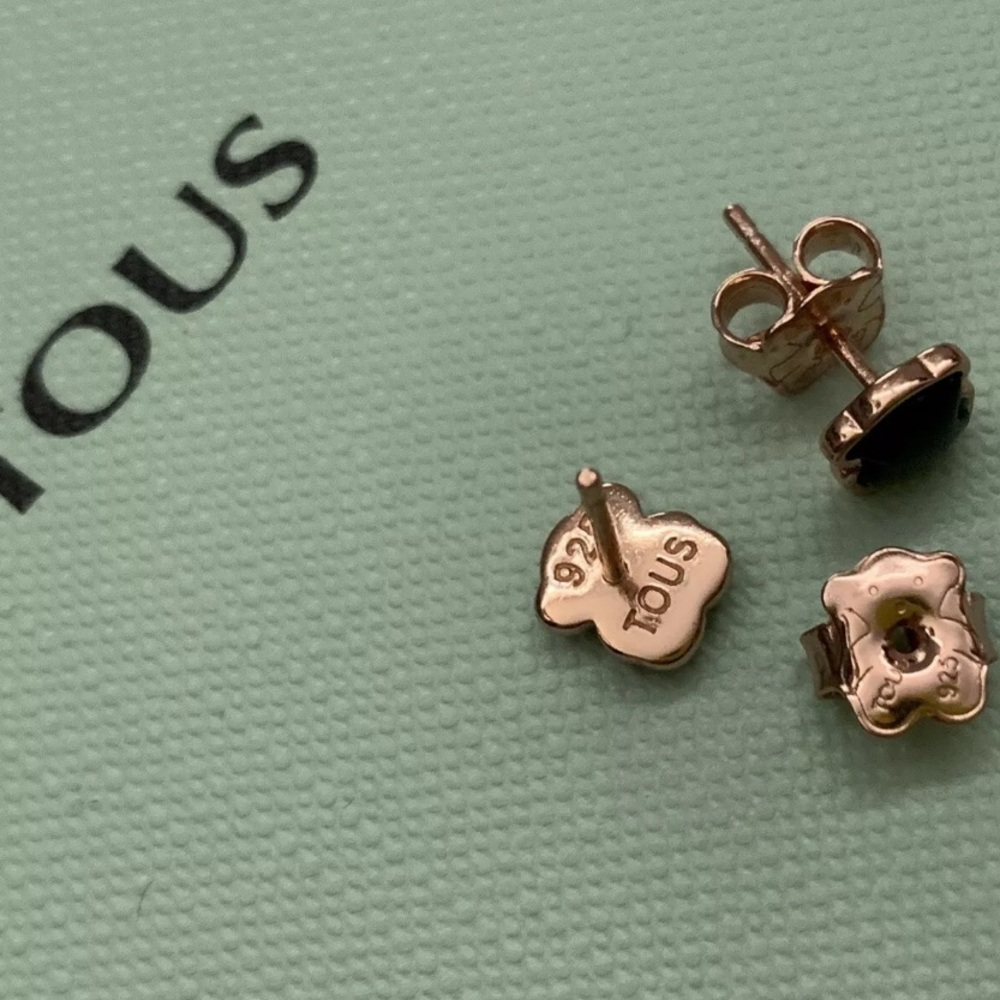 TOUS Motif Rose Vermeil Silver Onyx Bear Earrings